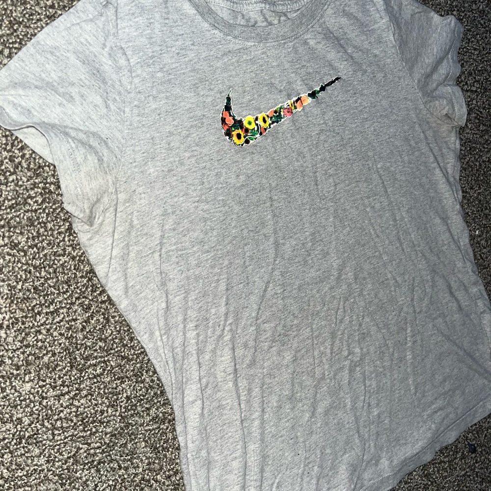 Nike Gray T-Shirt with Floral Logo